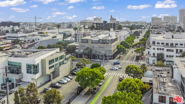 $6,200 | 1254 9th Street, Unit F6, Santa Monica, CA 90401