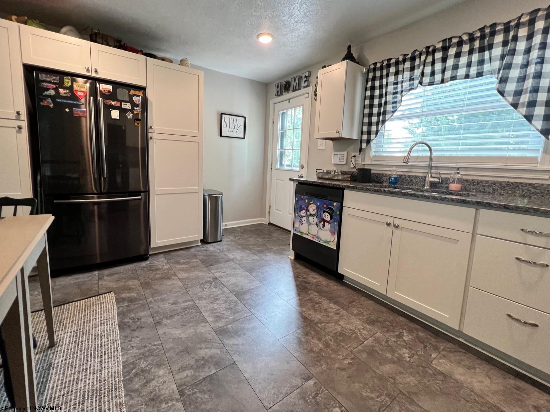 606 Country Club Road Fairmont, WV 26554 - Photo 7 of 26 Gallery Image 7
