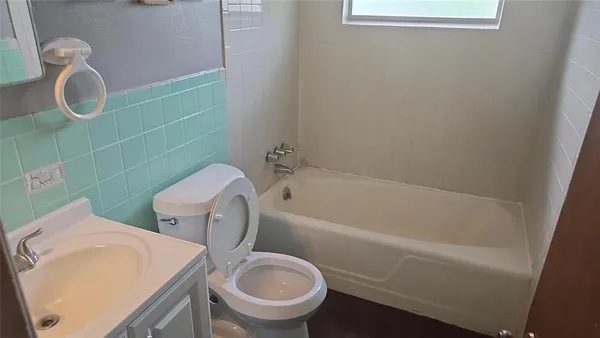 $1,000 | 400 Oak Drive, Unit 2D, Terrell, TX 75160