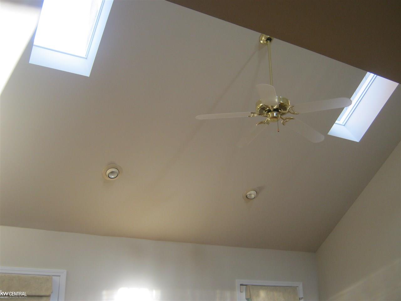 33788 Pine Ridge Drive West Fraser, MI 48026 - Photo 19 of 32 31303005-20.JPG