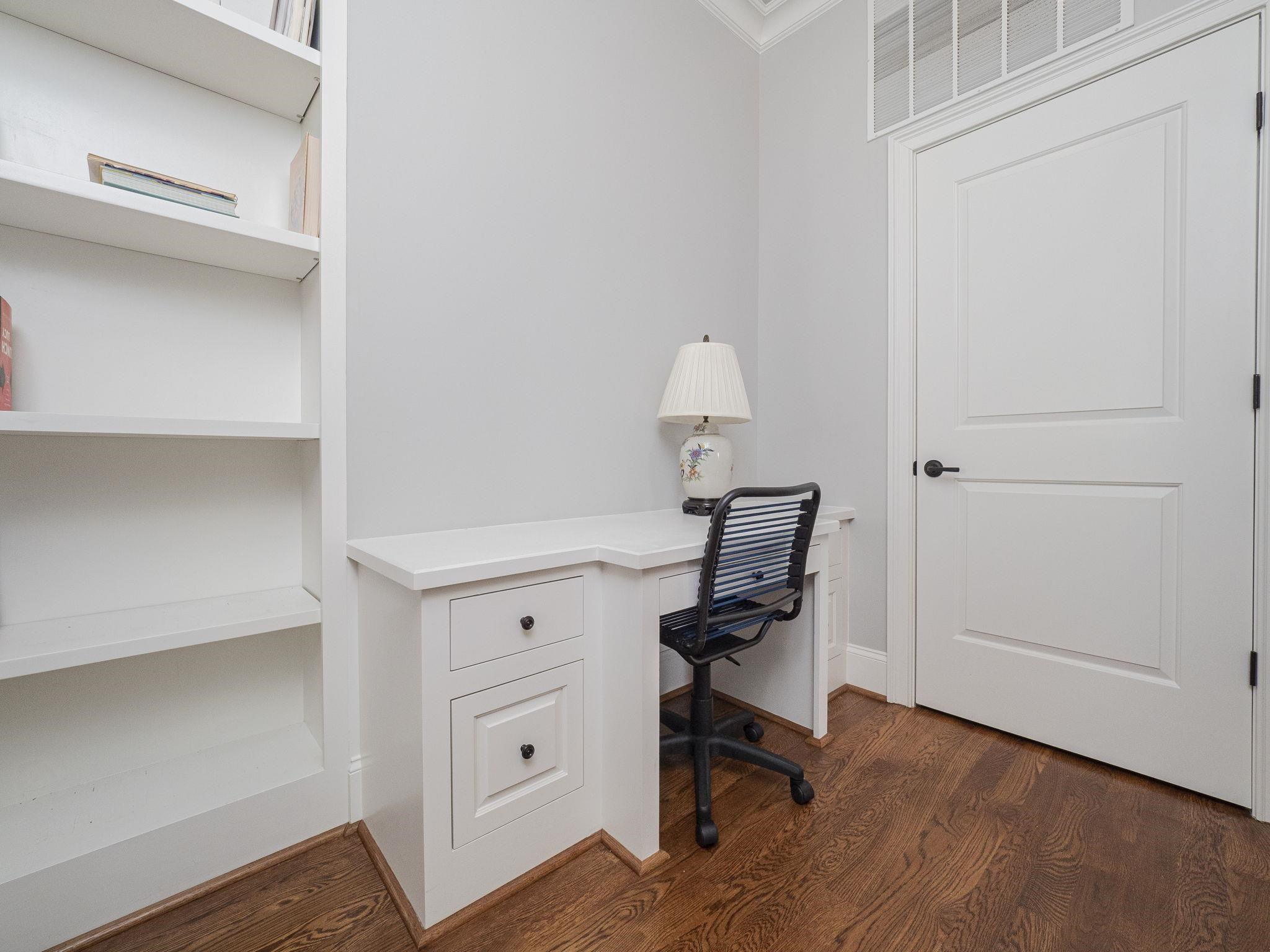 2011 Fairview Road, Unit 300 Raleigh, NC 27608 - Photo 19 of 23 Photo 19