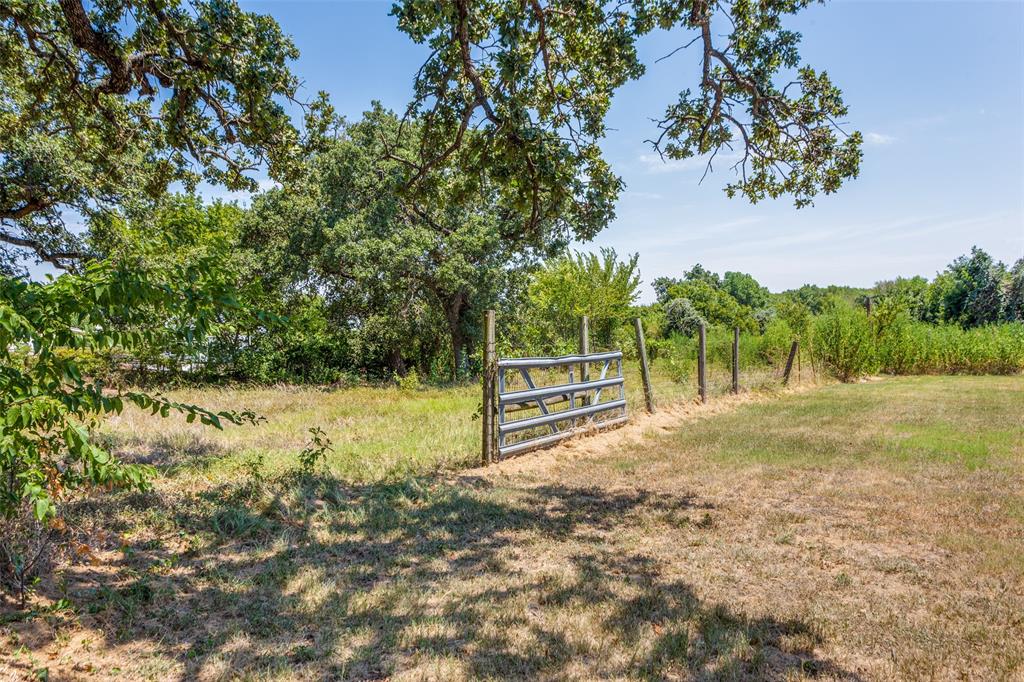 7329 Drury Cross Road Burleson, TX 76028 - Photo 5 of 13