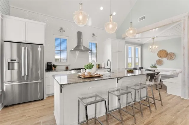 $659,995 | 3831 Lake Breeze Road, Lake Charles, LA 70605