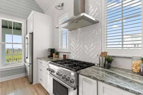 $659,995 | 3831 Lake Breeze Road, Lake Charles, LA 70605