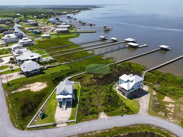 $659,995 | 3831 Lake Breeze Road, Lake Charles, LA 70605