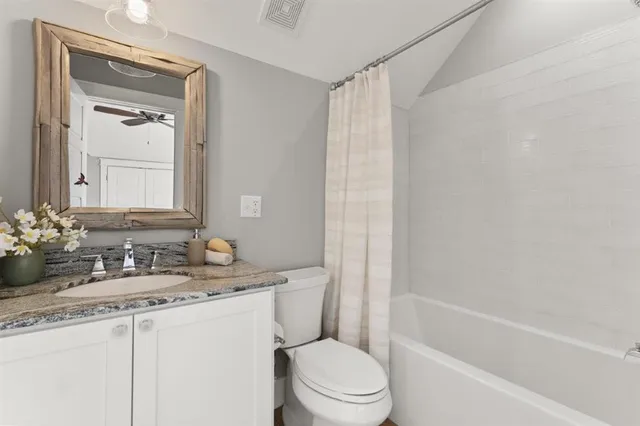 $659,995 | 3831 Lake Breeze Road, Lake Charles, LA 70605