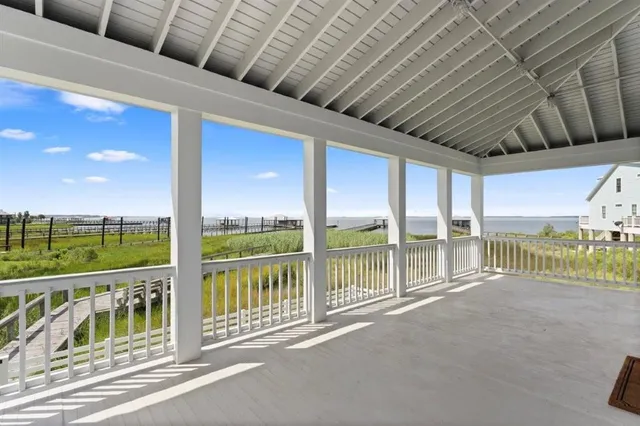 $659,995 | 3831 Lake Breeze Road, Lake Charles, LA 70605