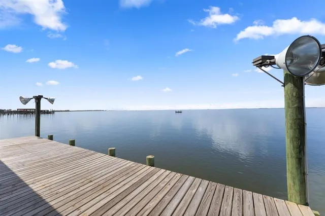 $659,995 | 3831 Lake Breeze Road, Lake Charles, LA 70605