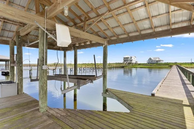 $659,995 | 3831 Lake Breeze Road, Lake Charles, LA 70605