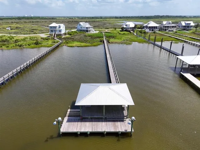 $659,995 | 3831 Lake Breeze Road, Lake Charles, LA 70605