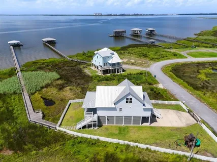 $659,995 | 3831 Lake Breeze Road, Lake Charles, LA 70605