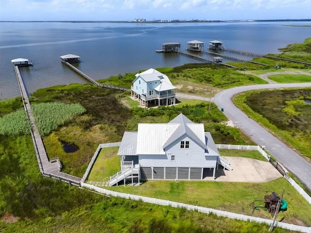 $659,995 | 3831 Lake Breeze Road, Lake Charles, LA 70605