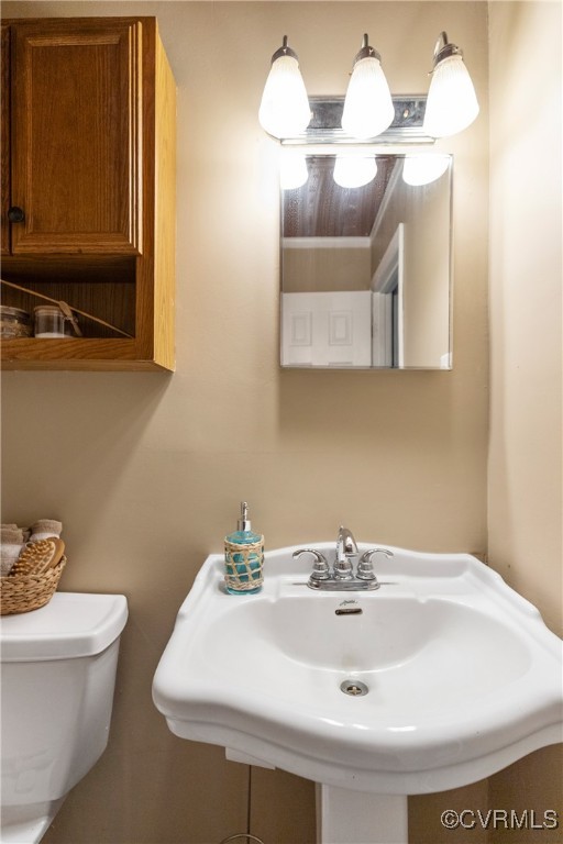 8570 Farmville Road Farmville, VA 23901 - Photo 32 of 50 Full Bath on Main Level