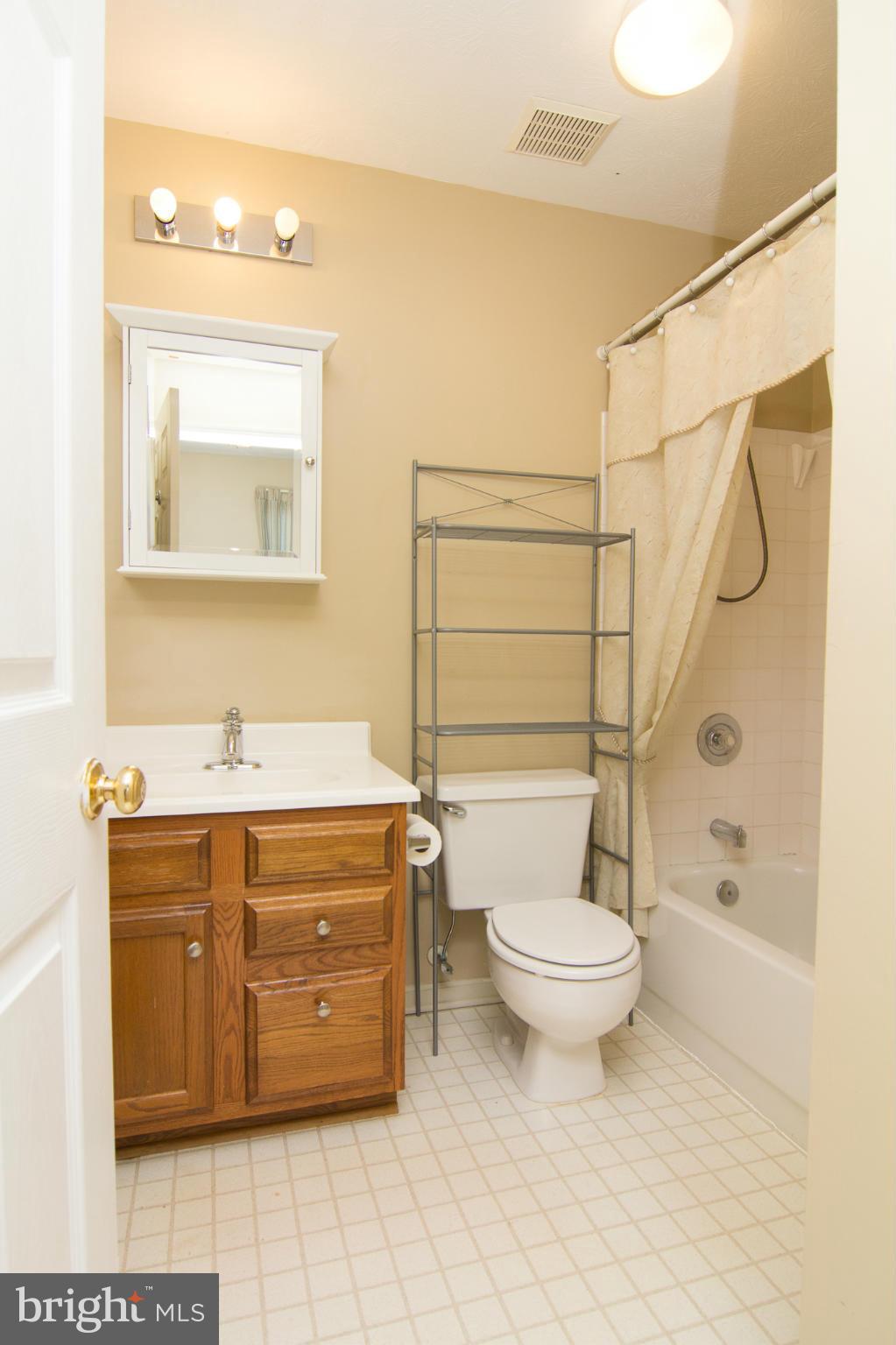 1939 Cross Trails Road Baltimore, MD 21244 - Photo 16 of 30 Bath - Upper Level
