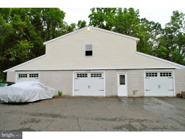 3845 Lehnenberg Road Riegelsville, PA 18077 - Photo 24 of 25 Garage