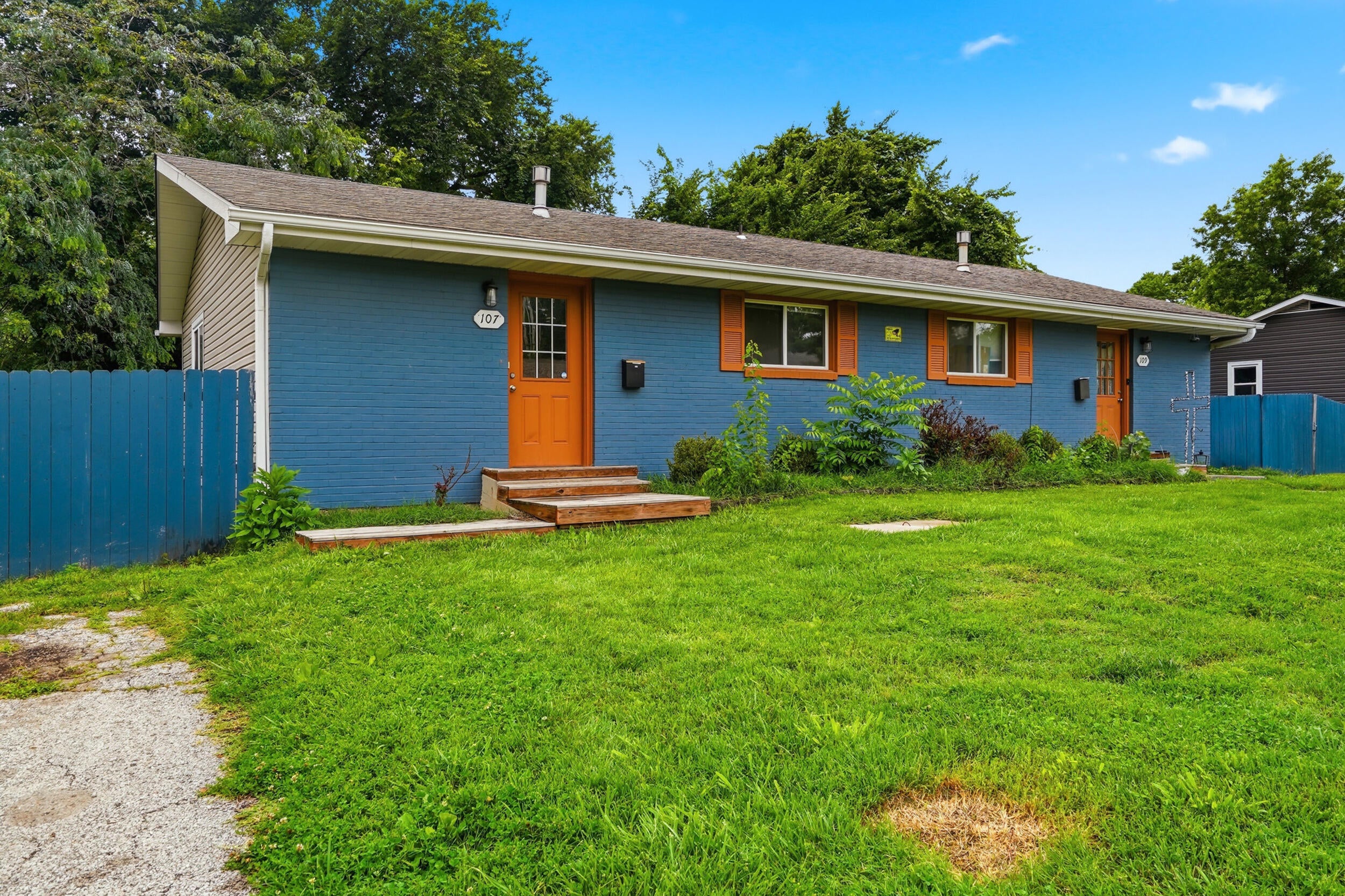 107-109 Redwood Road Columbia, MO 65203 - Photo 2 of 43 Gallery Image 2