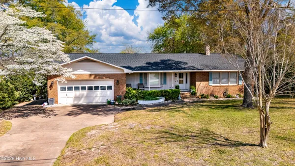 $715,000 | 215 Harbor Drive, Morehead City, NC 28557