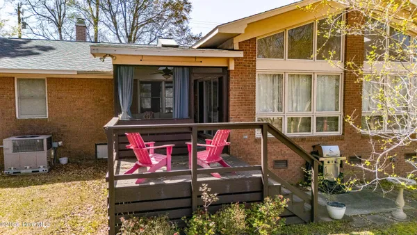 $715,000 | 215 Harbor Drive, Morehead City, NC 28557