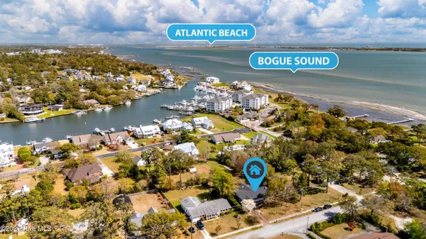 $715,000 | 215 Harbor Drive, Morehead City, NC 28557