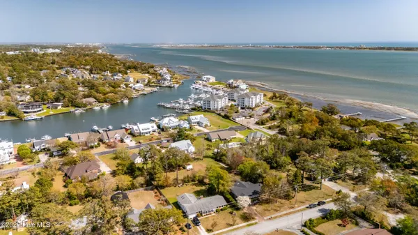 $715,000 | 215 Harbor Drive, Morehead City, NC 28557
