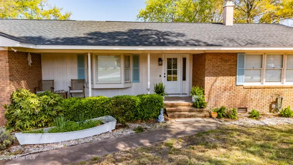 $715,000 | 215 Harbor Drive, Morehead City, NC 28557