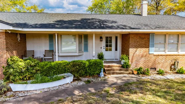 $715,000 | 215 Harbor Drive, Morehead City, NC 28557