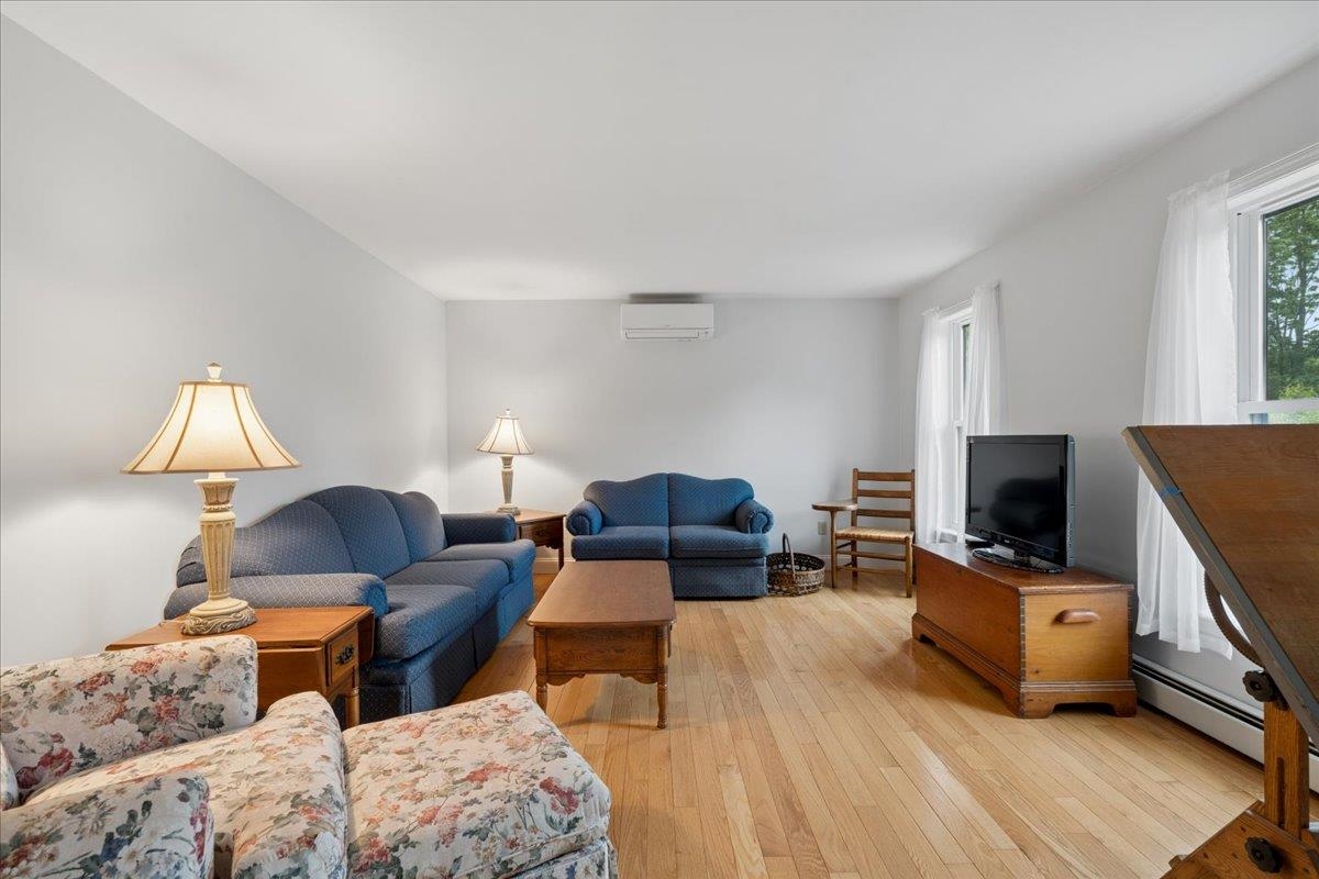 240 Sandown Road Chester, NH 03036 - Photo 15 of 41