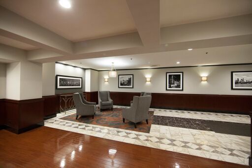 40 East 9th Street, Unit 1604 Chicago, IL 60605 - Photo 2 of 25 a living room with furniture