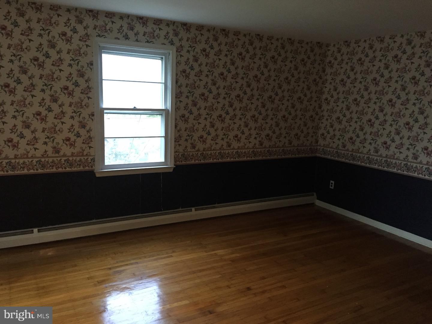 16 Walnut Road Newtown Square, PA 19073 - Photo 11 of 23 Living Room