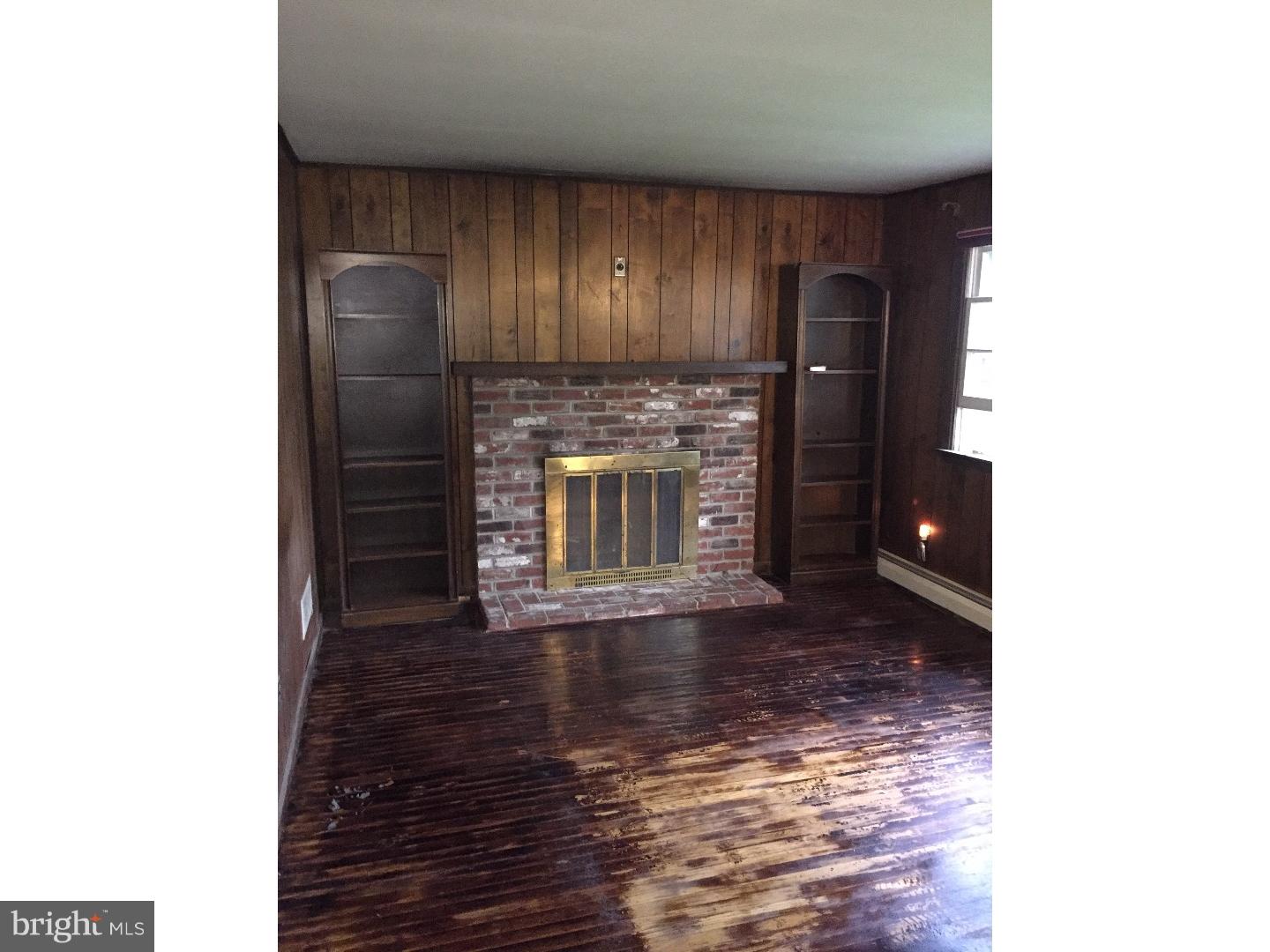 16 Walnut Road Newtown Square, PA 19073 - Photo 12 of 23 Family Room