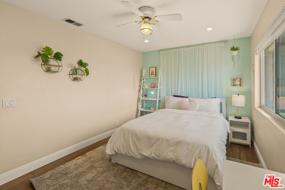 19220 Index Street, Unit 2 Porter Ranch, CA 91326 - Photo 24 of 35 Gallery Image 24