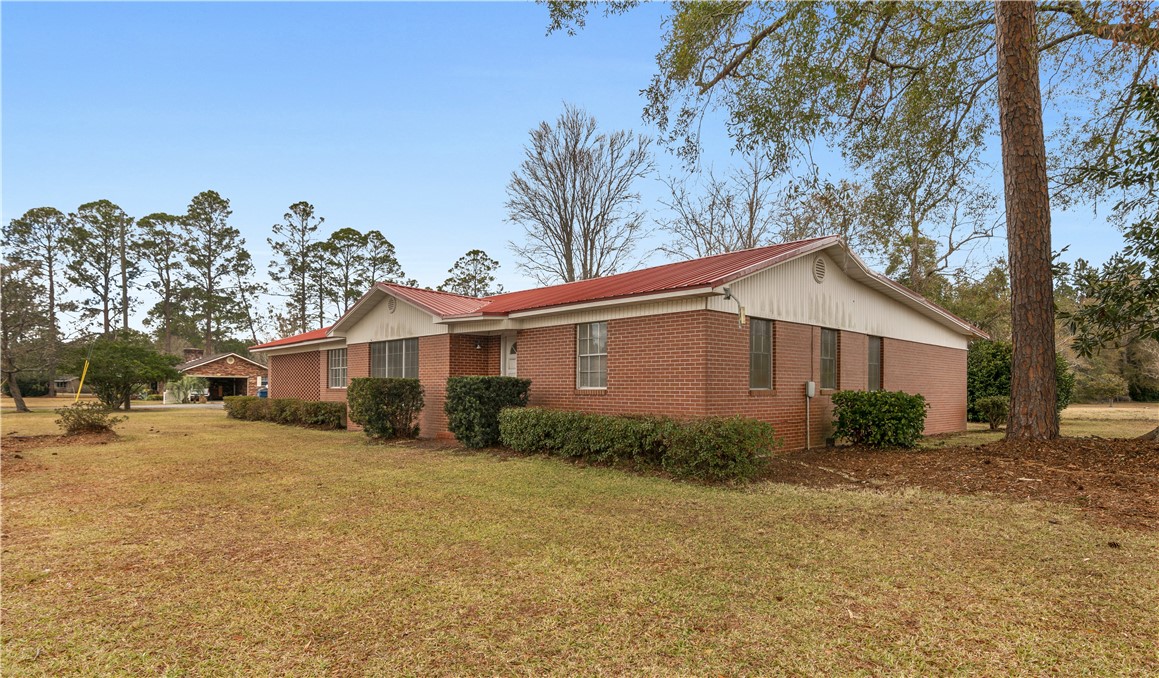 13221 West Cleveland Street Nahunta, GA 31553 - Photo 1 of 24
