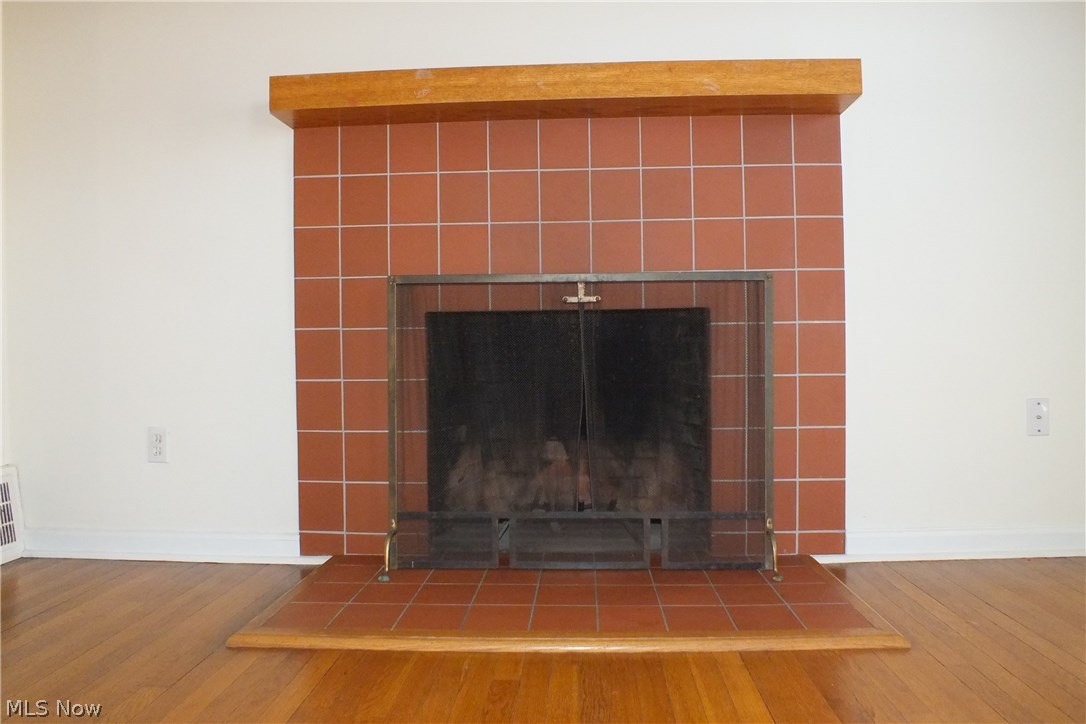3844 Bethany Road Cleveland, OH 44118 - Photo 7 of 35 The living room fireplace