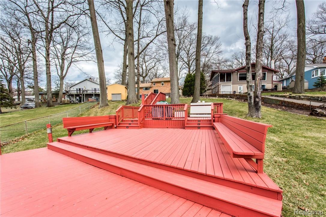 3261 Riverside Drive Port Huron, MI 48060 - Photo 9 of 39 3261 Riverside Drive
