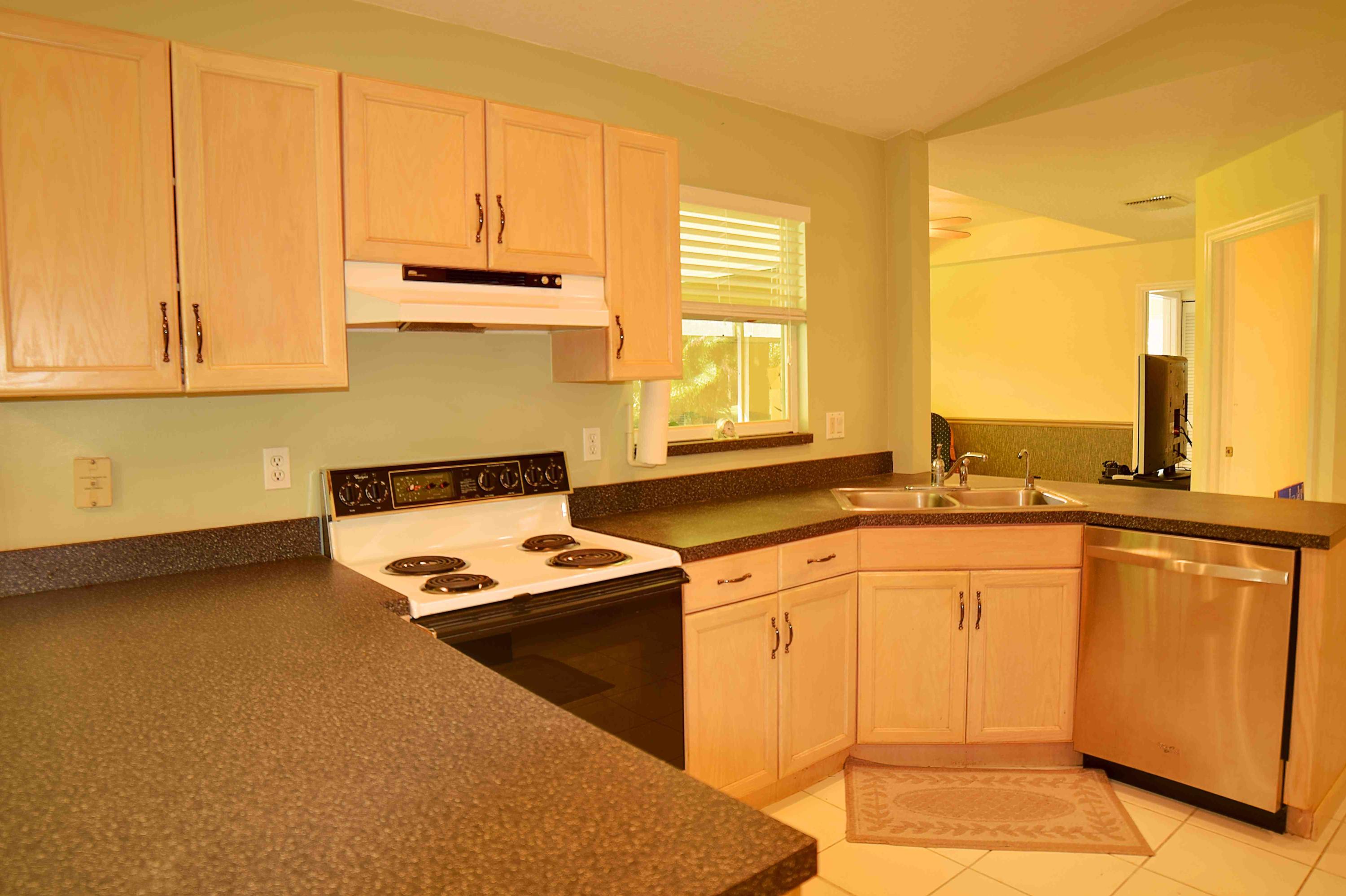 9362 Sandy Run Road Jupiter, FL 33478 - Photo 16 of 24 Sandy Run Kitchen (2) LQ