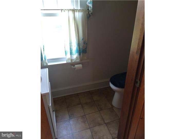 1425 Pawlings Road Phoenixville, PA 19460 - Photo 9 of 17 Bathroom