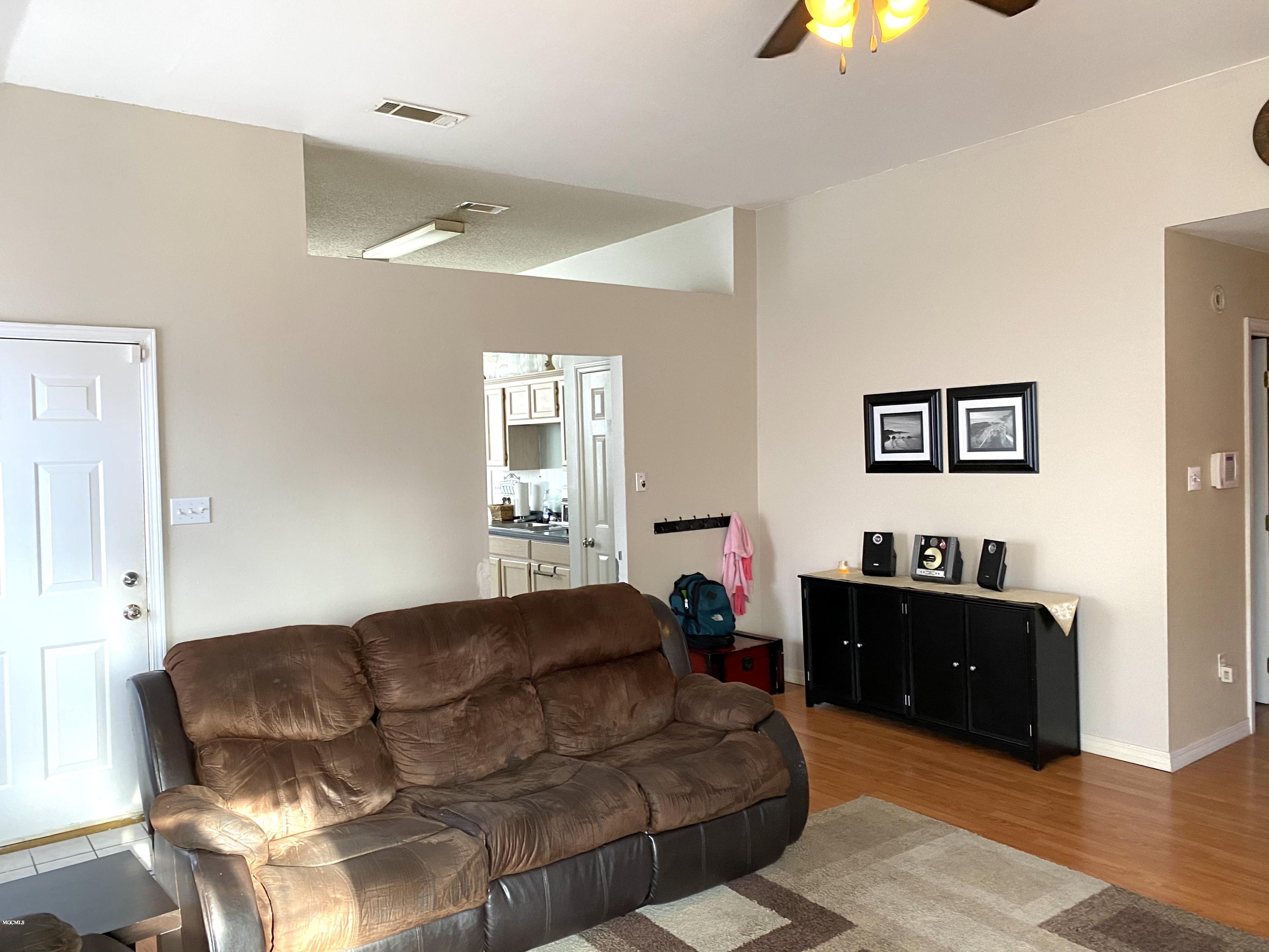 608 Ronda Lane Ocean Springs, MS 39564 - Photo 6 of 29 F87A1D2F-FAEE-485E-82B7-E2D6DF4A7C85