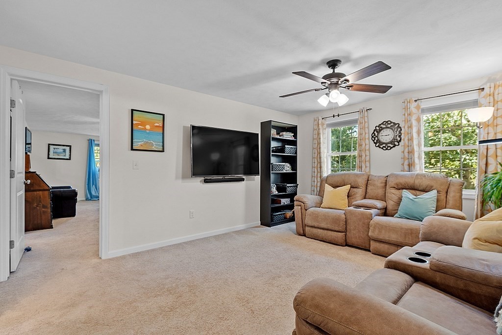 93 North Common Road Westminster, MA 01473 - Photo 29 of 37