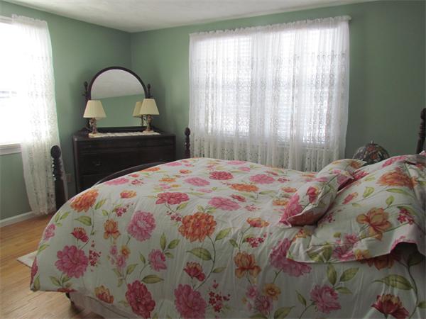 31 Meadowvale Road Burlington, MA 01803 - Photo 11 of 17 Gallery Image 11