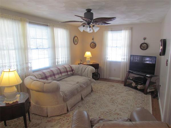 31 Meadowvale Road Burlington, MA 01803 - Photo 2 of 17 Gallery Image 2