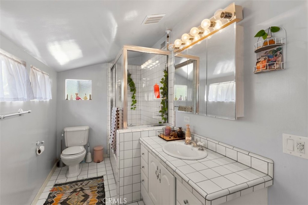 116 Franklin Avenue Redlands, CA 92373 - Photo 21 of 37 primary 2 bathroom