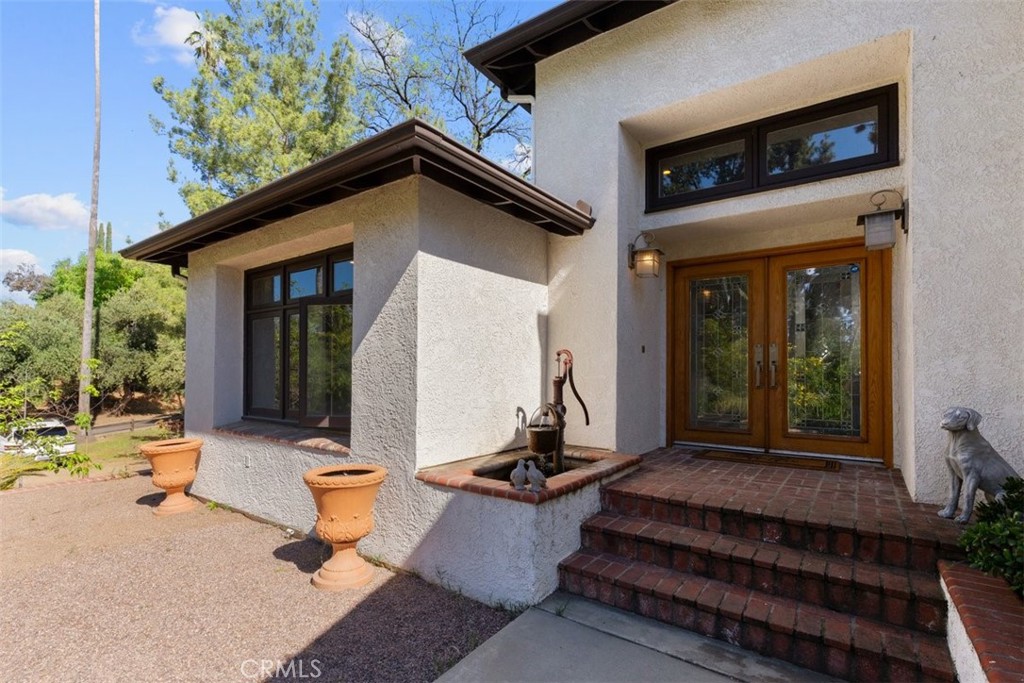 116 Franklin Avenue Redlands, CA 92373 - Photo 36 of 37 116 Franklin Entry