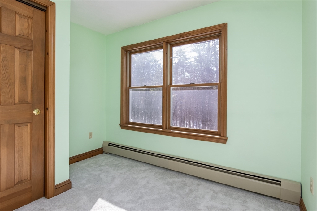 10 Ryan Road Townsend, MA 01474 - Photo 17 of 34 an empty room with window