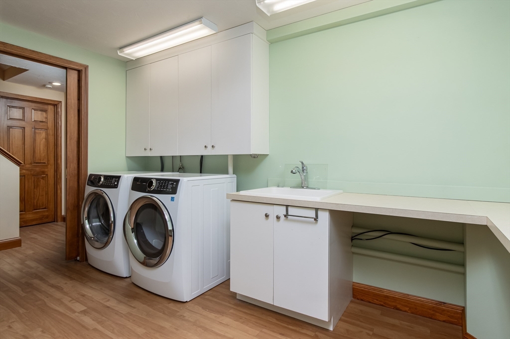 10 Ryan Road Townsend, MA 01474 - Photo 25 of 34 a utility room with dryer and washer