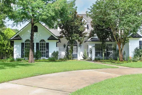$645,000 | 4111 Maid Stone Drive, Lake Charles, LA 70605