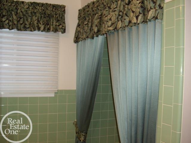 24291 Flower Eastpointe, MI 48021 - Photo 21 of 33 31328880-20.JPG