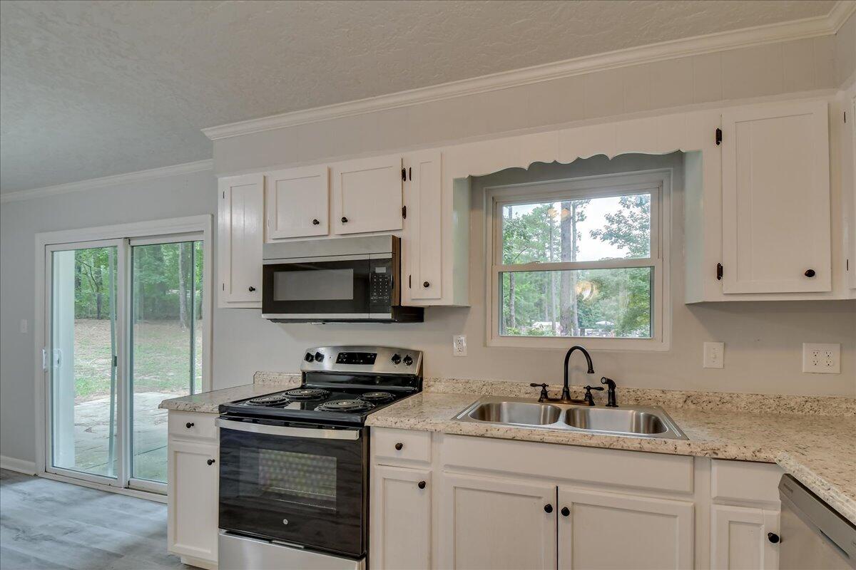 4533 Colonial Road Martinez, GA 30907 - Photo 11 of 27 11-111