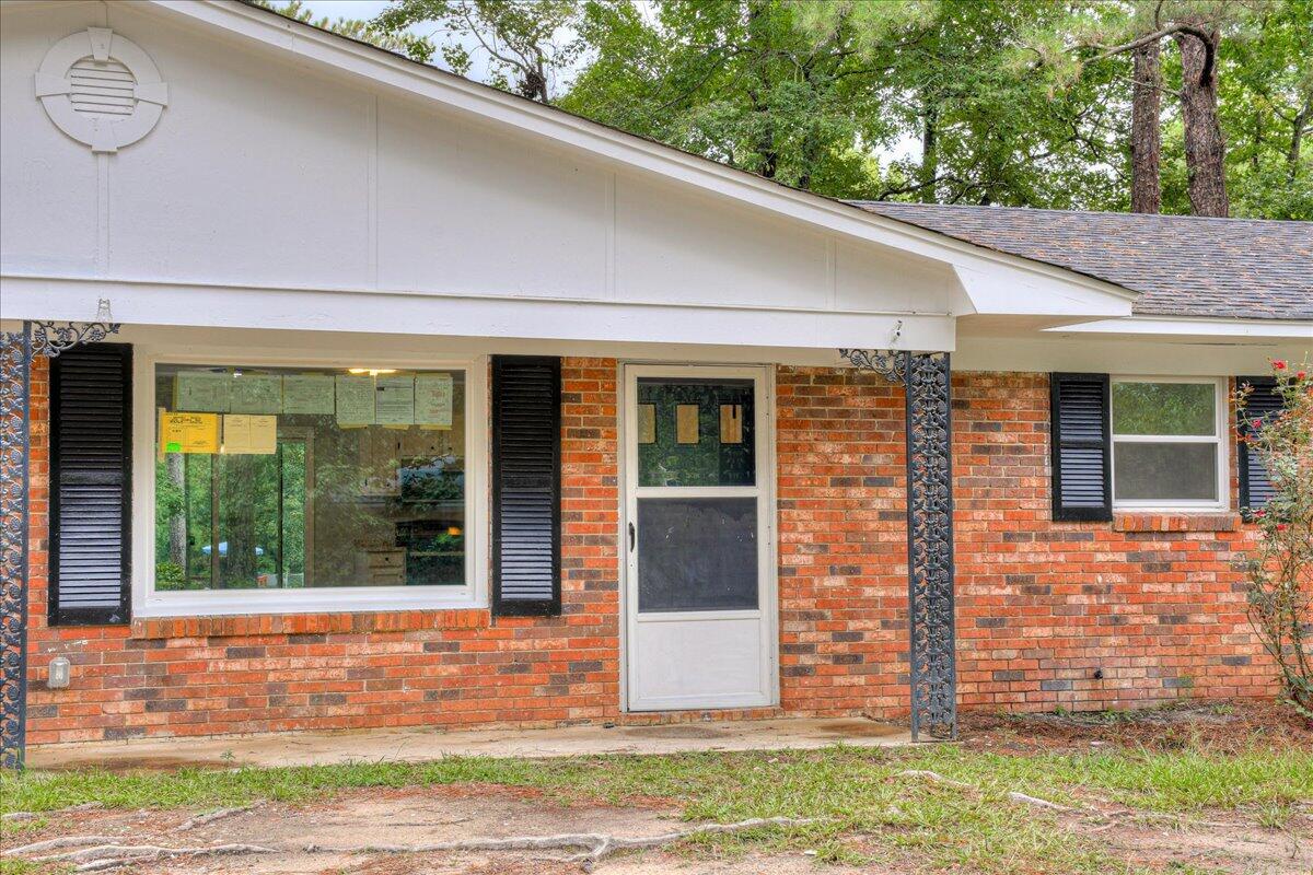 4533 Colonial Road Martinez, GA 30907 - Photo 4 of 27 04-104