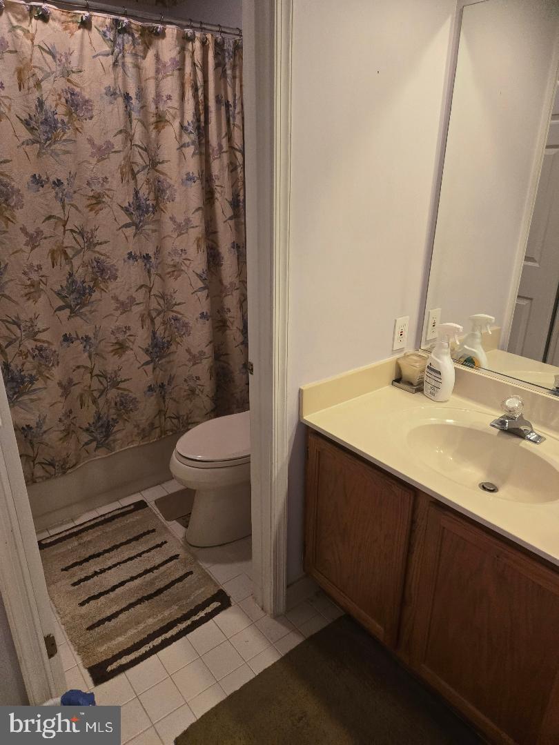 12112 Apache Tears Circle Laurel, MD 20708 - Photo 15 of 26 Hallway Bath 2