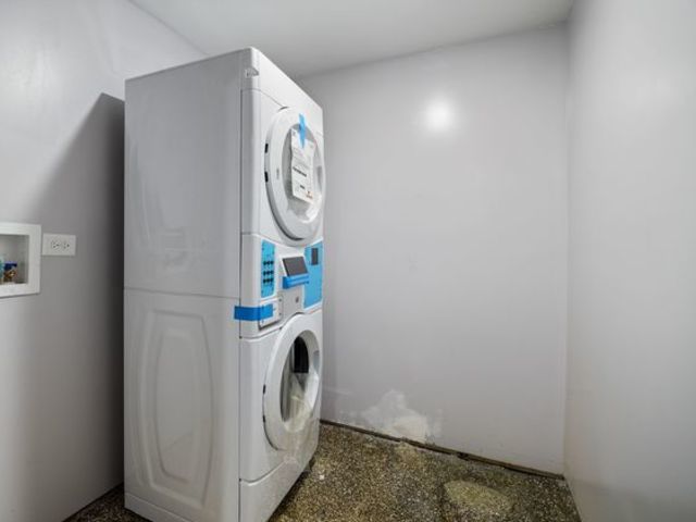 923 West 85th Street, Unit G Chicago, IL 60620 - Photo 8 of 11 a utility room with dryer and washer